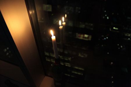 HHREVdanbrowne-candle